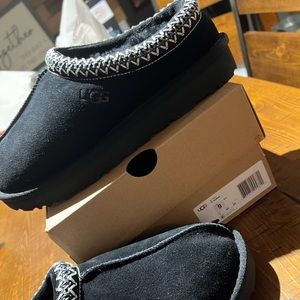 Women’s Black Ugg Tasman Slippers